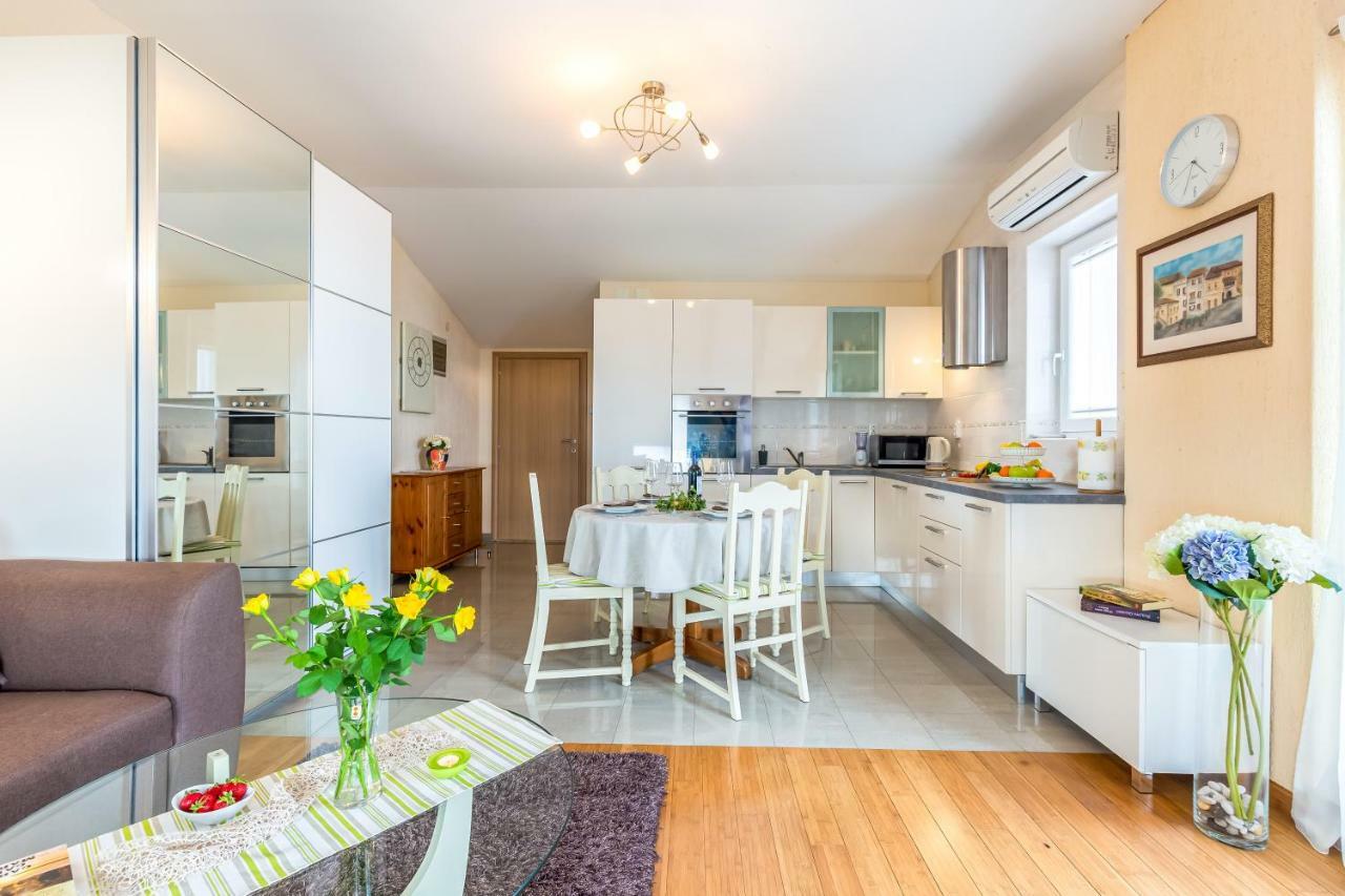 Korina Apartment Kostrena Ngoại thất bức ảnh